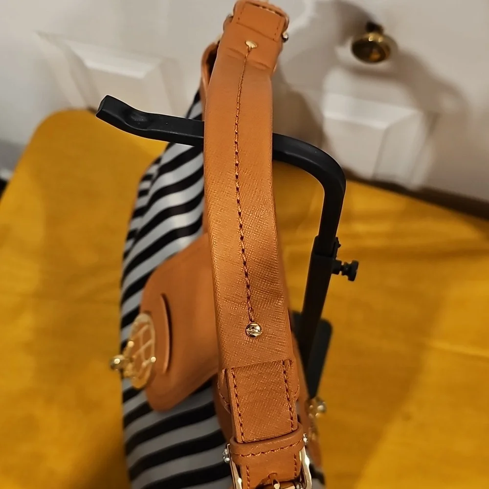 Henri Bendel Miss Bendel Hobo Shoulder Bag MSRP $298 NWT!